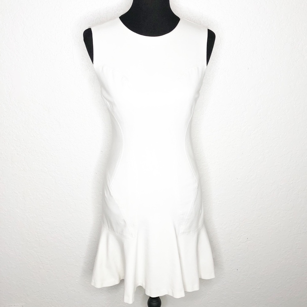 Diane von Furstenberg Jaelyn white sleeveless flounce hem knit dress size 6